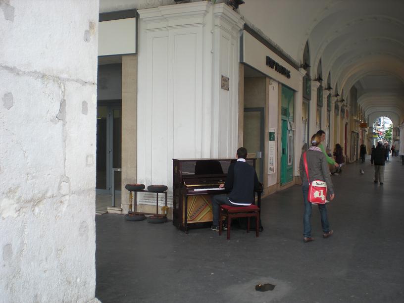 piano.jpg