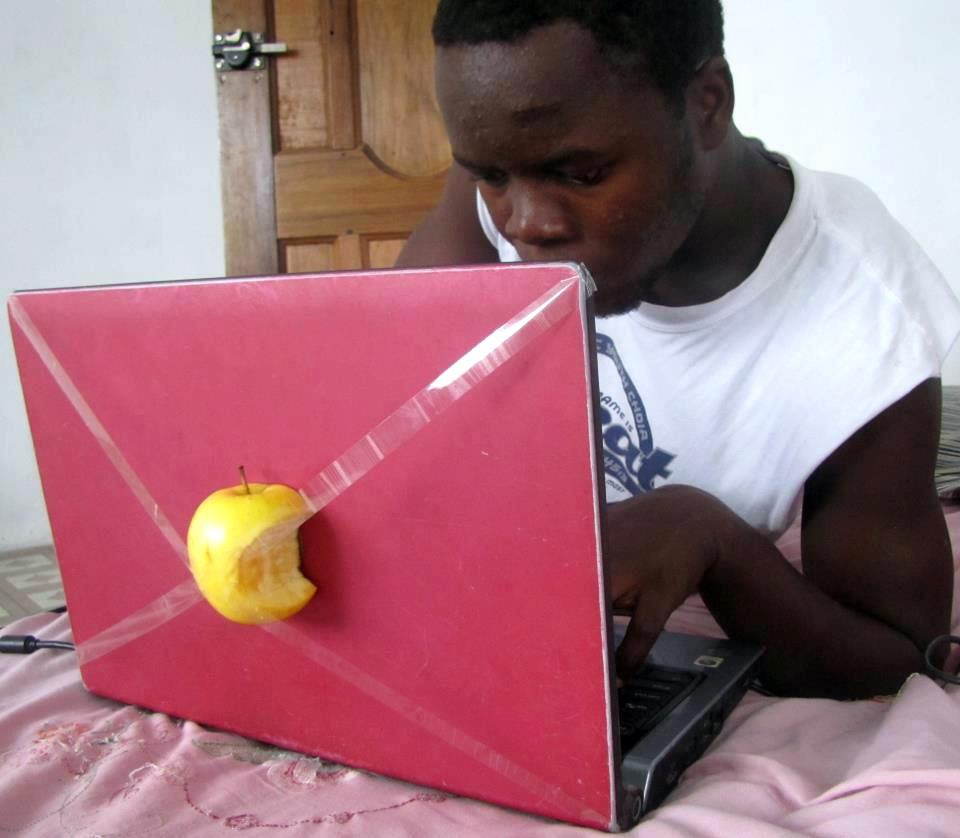 apple.jpg