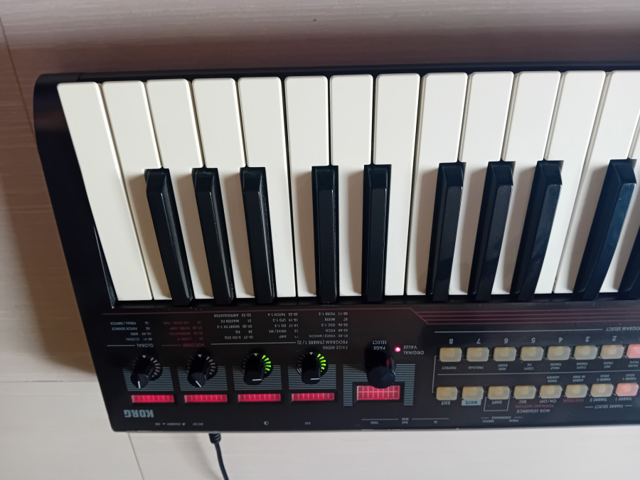 KORG R3_2.jpg