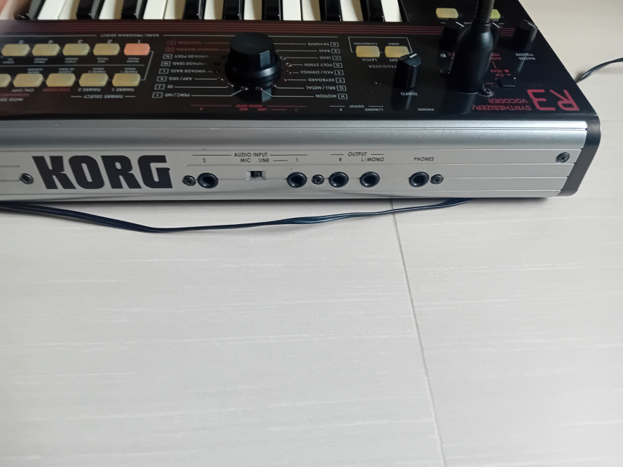 KORG R3_6.jpg